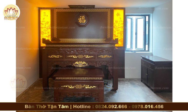 Mẫu phòng thờ đẹp gỗ gụ dát vàng A70