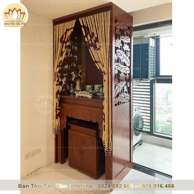 Mẫu bàn thờ chung cư chạm hoa sen B42