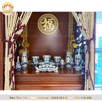 Bàn thờ chung cư hoa sen bền đẹp B42