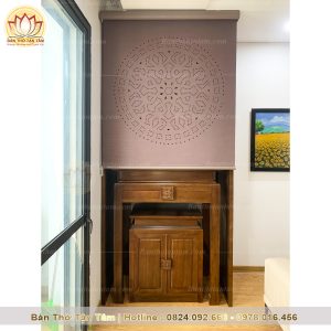 Bàn thờ chung cư nhỏ gọn ấm cúng kết hợp rèm che TT110